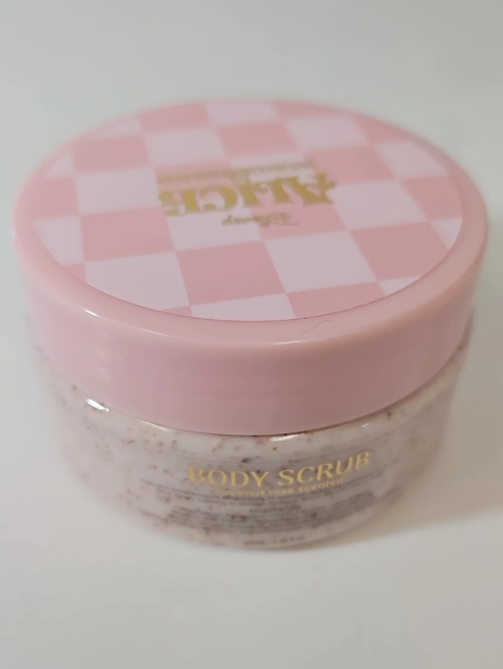 Disney ALICE IN WONDERLAND COCONUT ROSE SCENTED BATH SALTS & BOMB GIFT SET 3-PCS